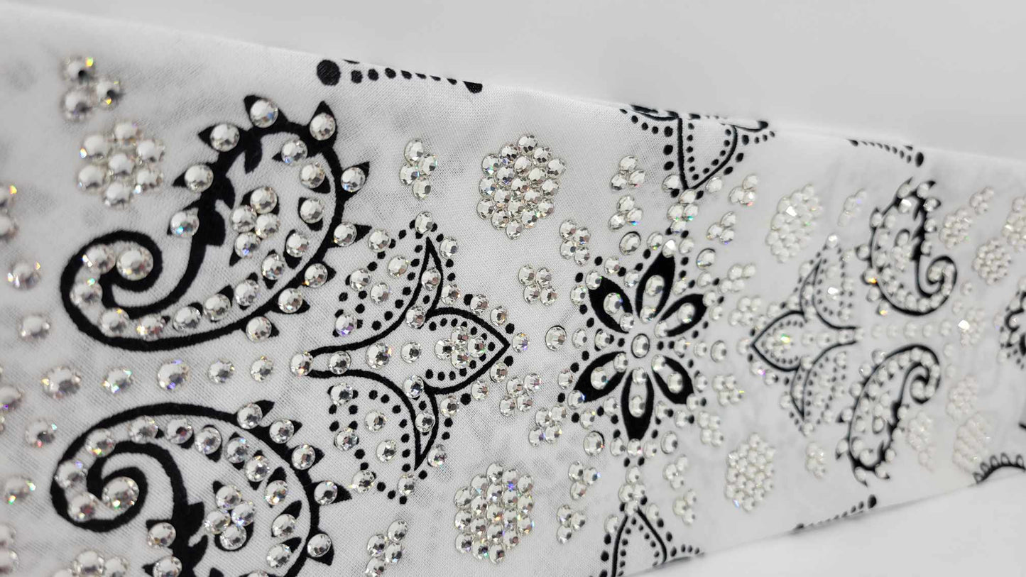 Super LeeAnnette White Flower with Diamond Clear Austrian Crystals (Sku4837)