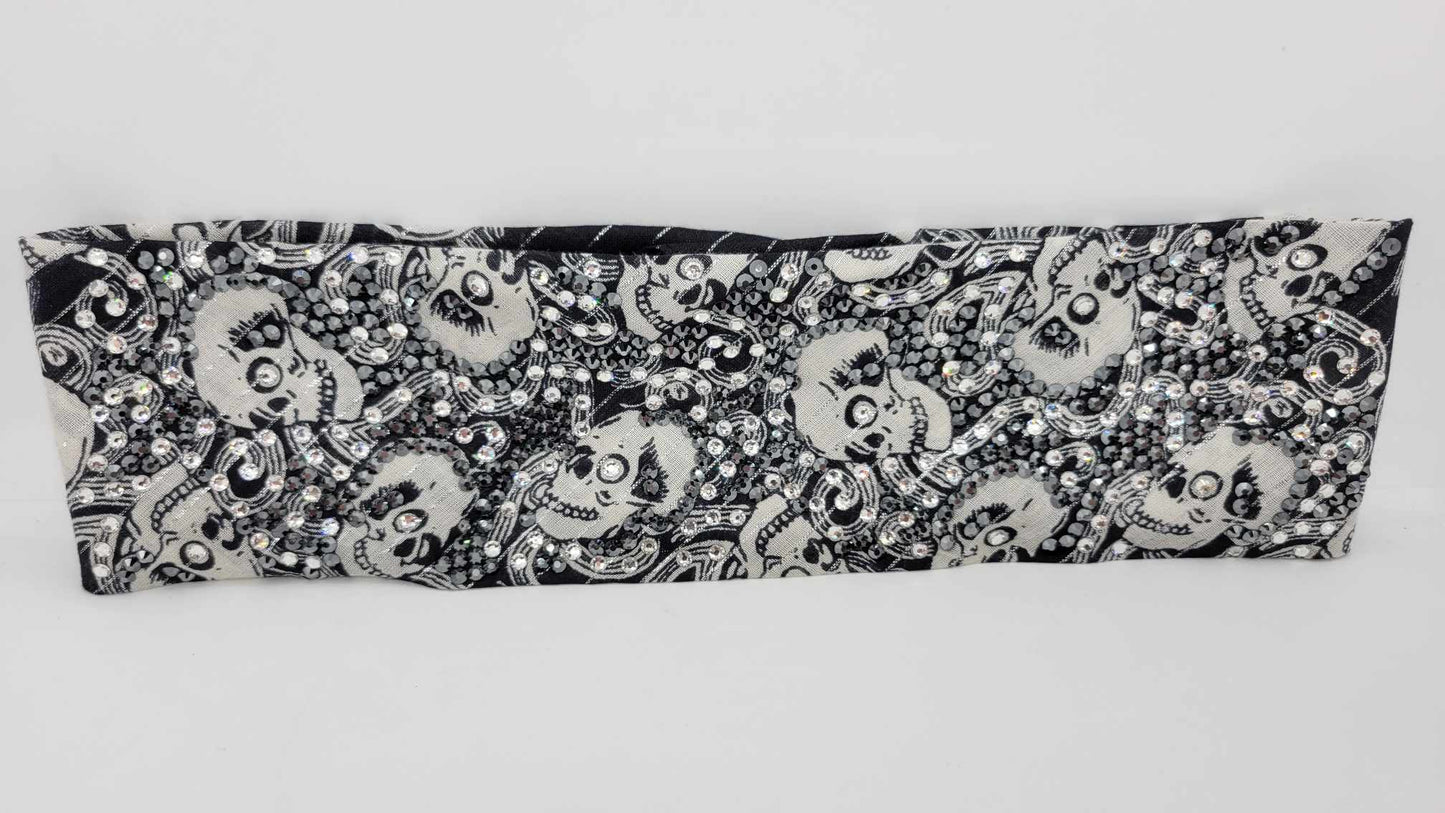 Super LeeAnnette Black and White Skulls with Diamond Clear & Hematite Crystals (4968)