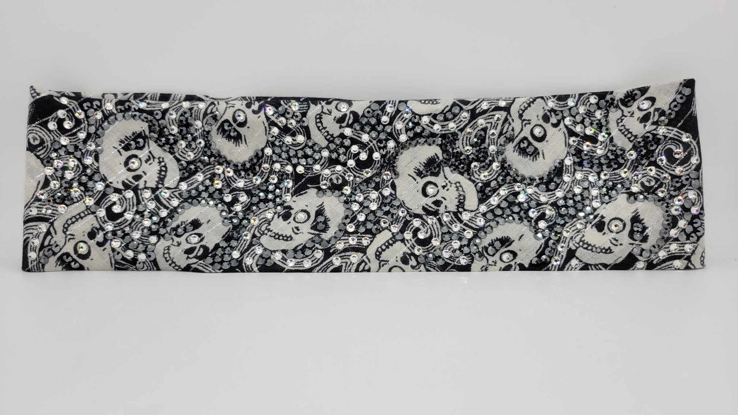 Super LeeAnnette Black and White Skulls with Diamond Clear & Hematite Crystals (4968)