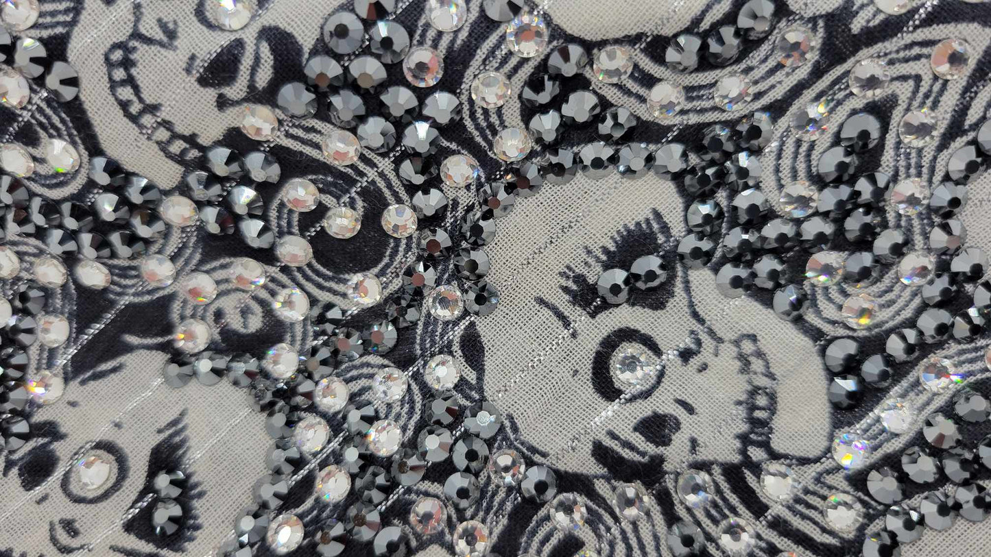 Super LeeAnnette Black and White Skulls with Diamond Clear & Hematite Crystals (4968)