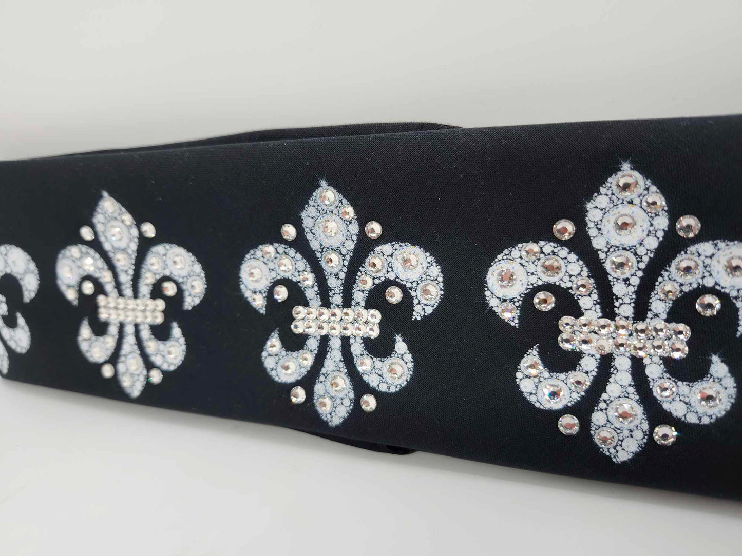 Fleur-de-lis Bandana with Diamond Clear Austrian Crystals (Sku6306)