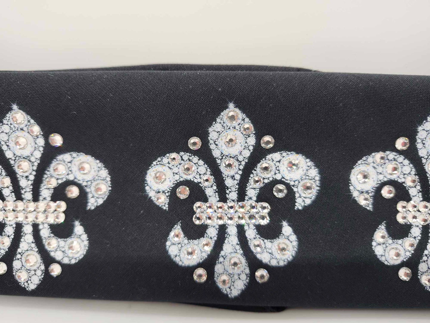 Fleur-de-lis Bandana with Diamond Clear Austrian Crystals (Sku6306)