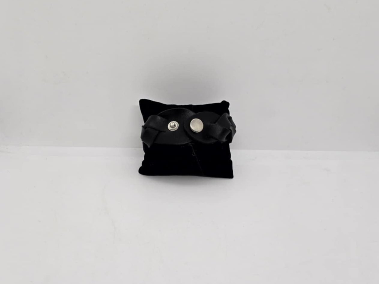 UNISEX Black Leather Large Maltese Cross Snap Bracelet (sku8320)
