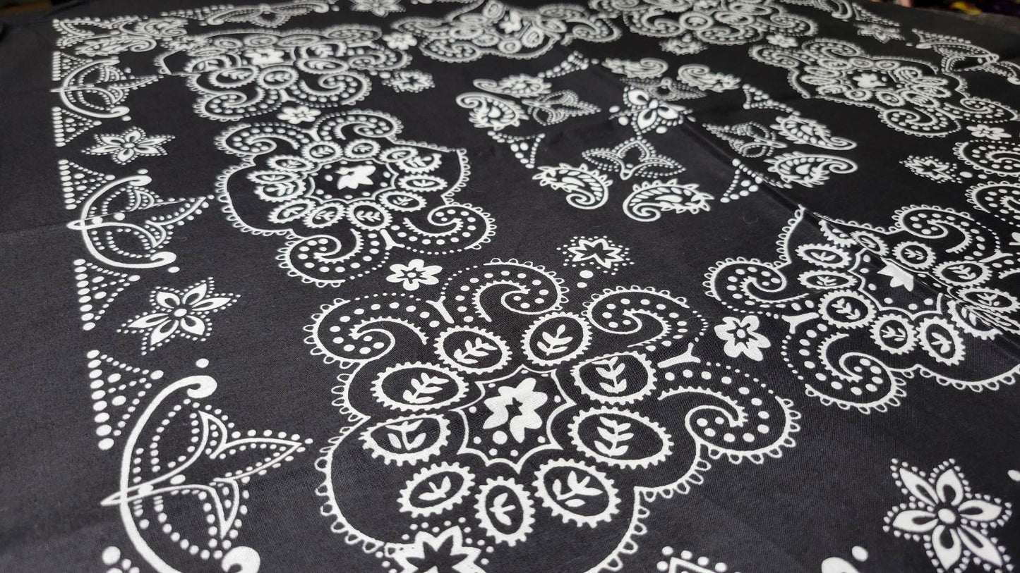 Plain Large Black Bandana (Sku8508)