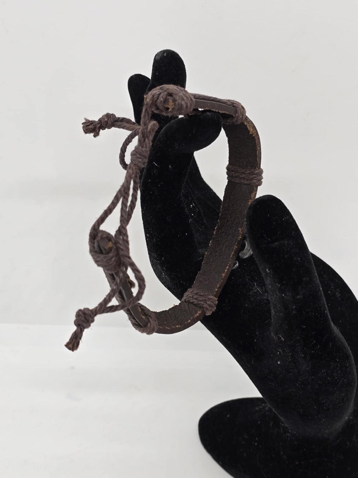 Leather Fleur-De-Lis Bracelet (Sku8942)