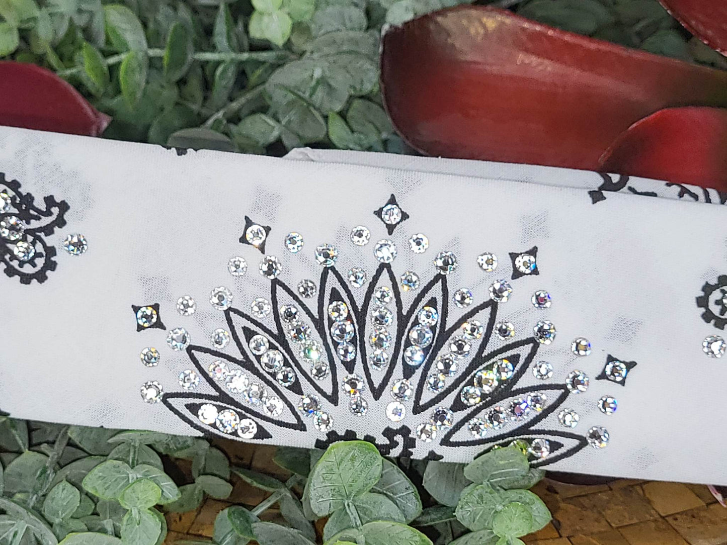 Narrow White Paisley Bandana with Diamond Clear Austrian Crystals (Sku2031)