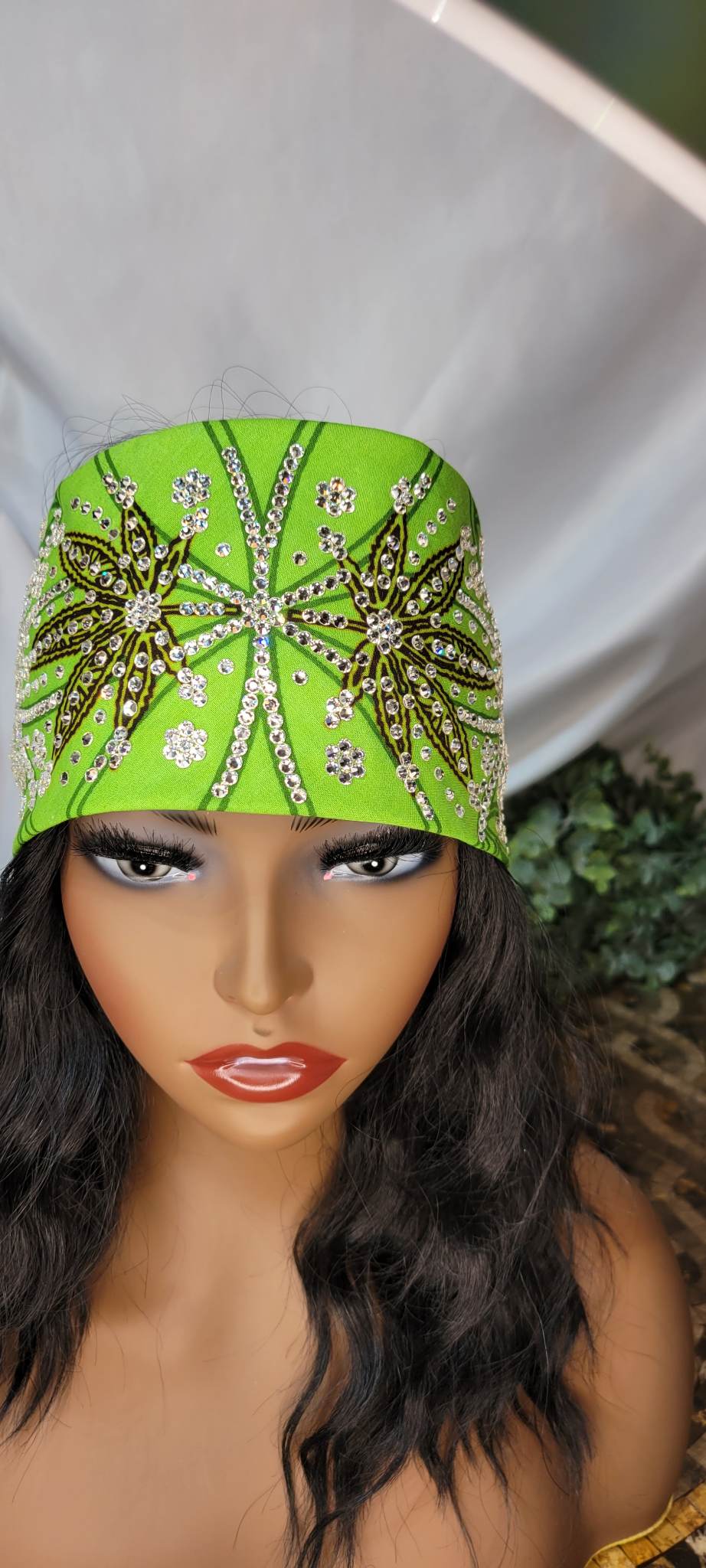 Super LeeAnnette Hemp Leaves with Diamond Clear Austrian Crystals (Sku4530)