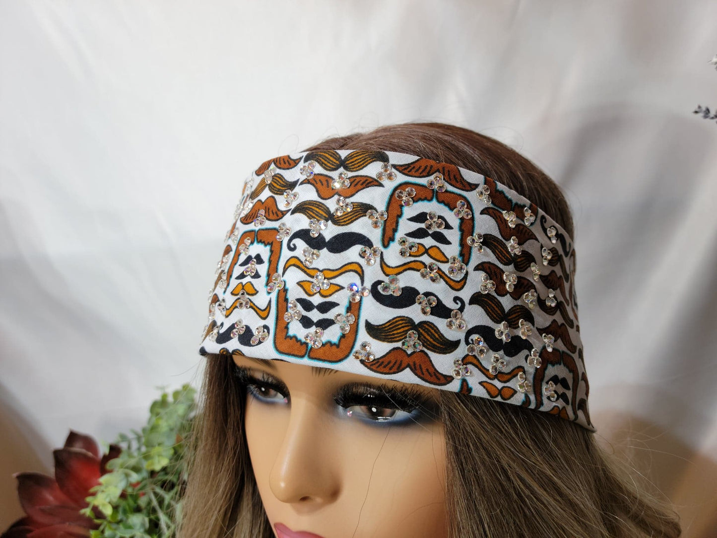 LeeAnnette Mustache with Diamond Clear Austrian Crystals (4995)