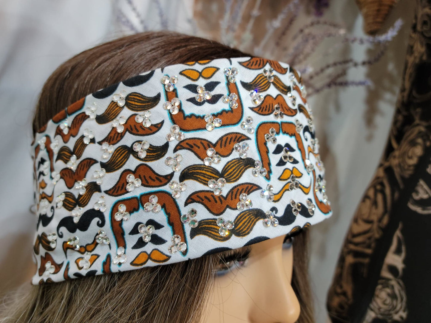 LeeAnnette Mustache with Diamond Clear Austrian Crystals (4995)