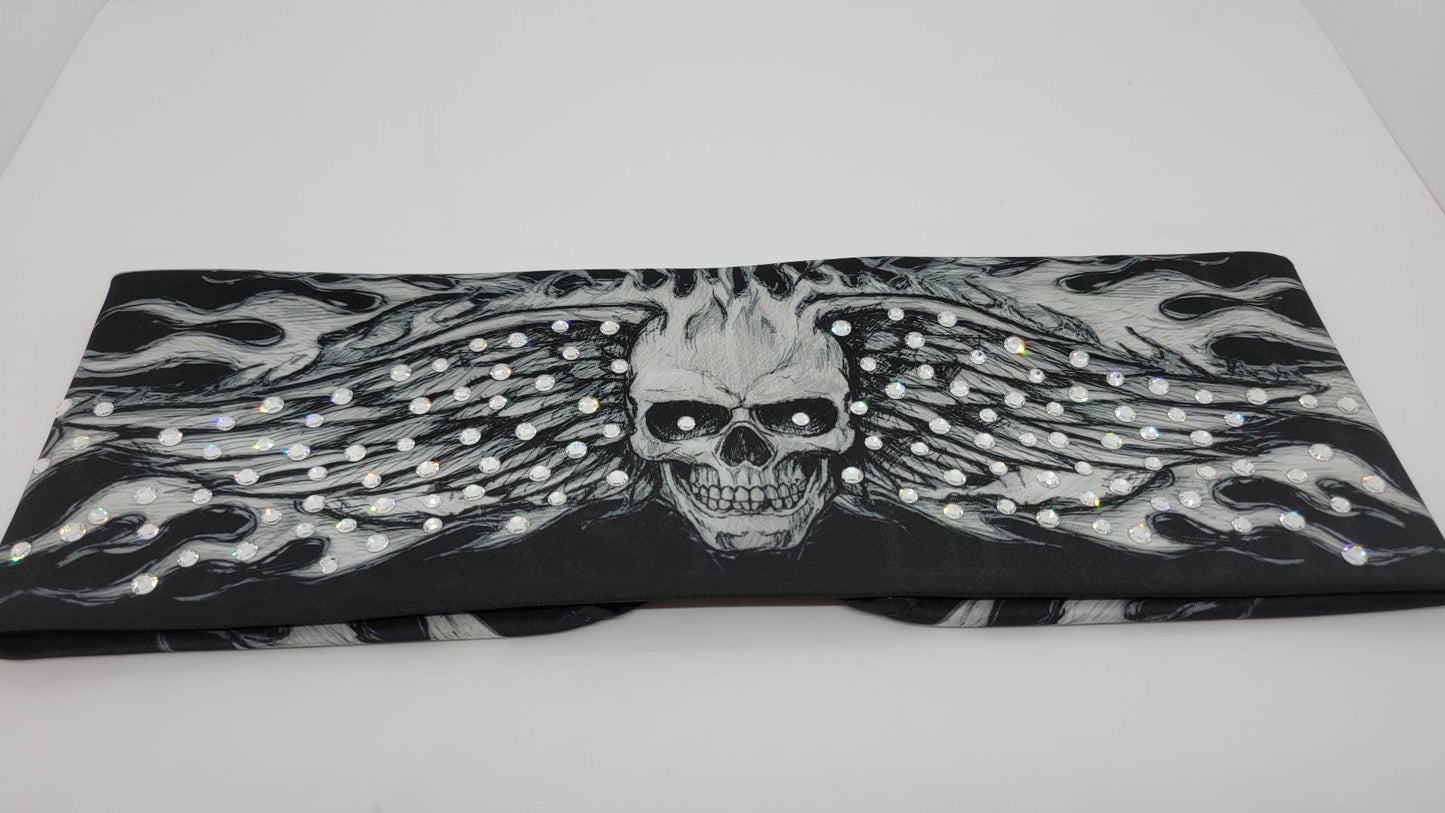 Wing Skull with Diamond Clear Austrian Crystals (Sku1551)