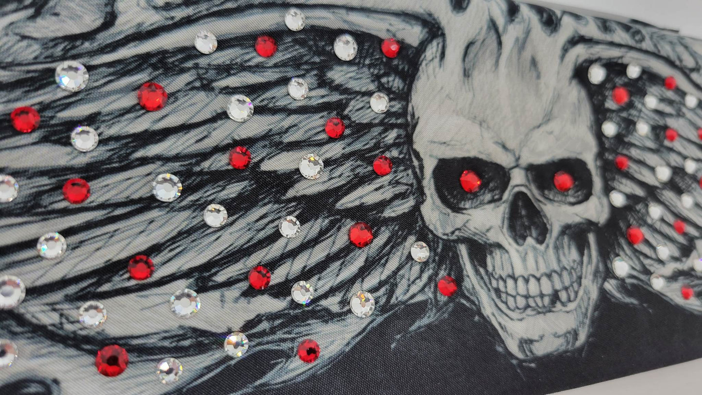 Wing Skull with Red and Diamond Clear Austrian Crystals (Sku1575)