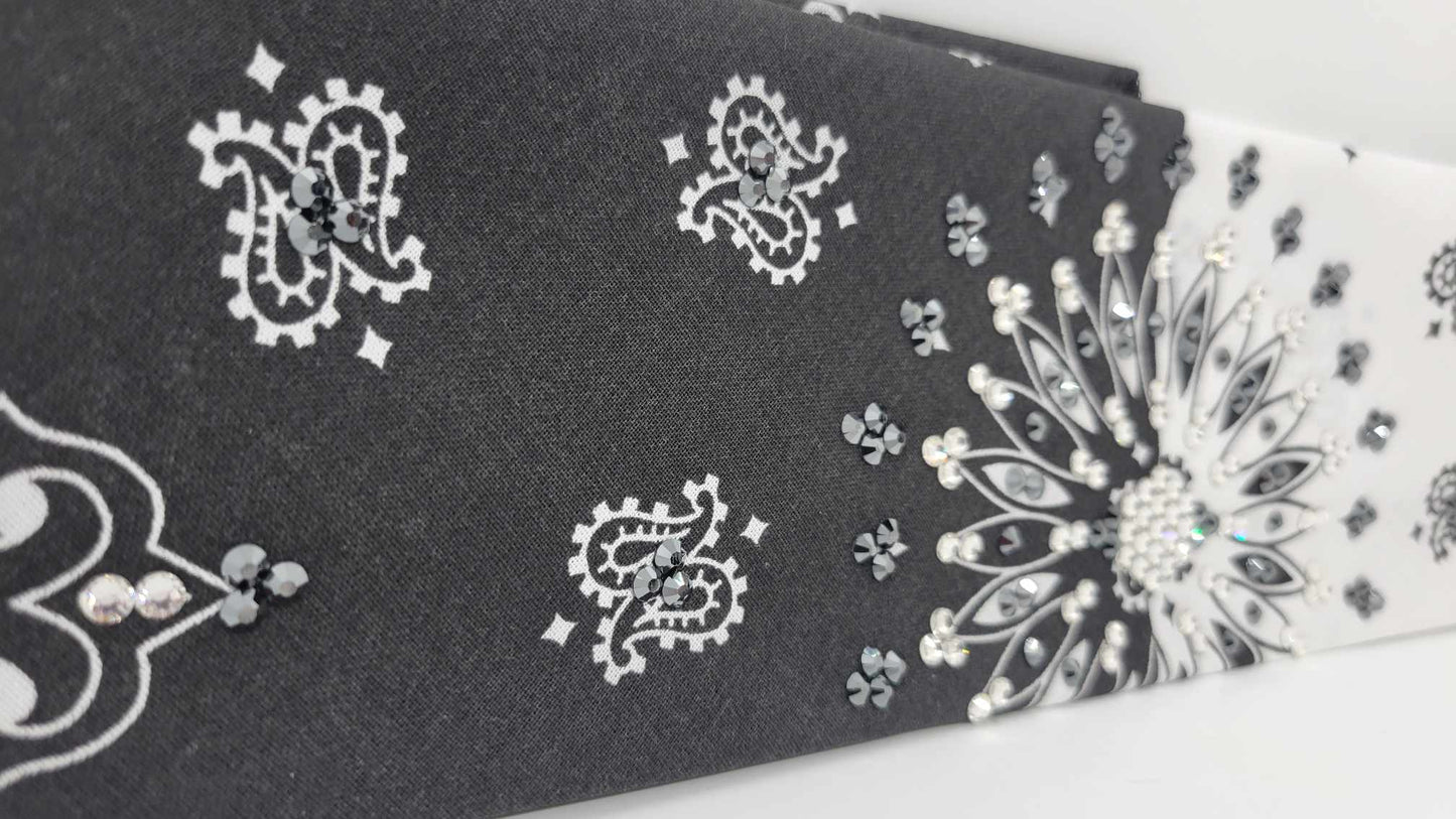 EXTRA BLING - Black and White Paisley with Black and Diamond Austrian Crystals (Sku4335)