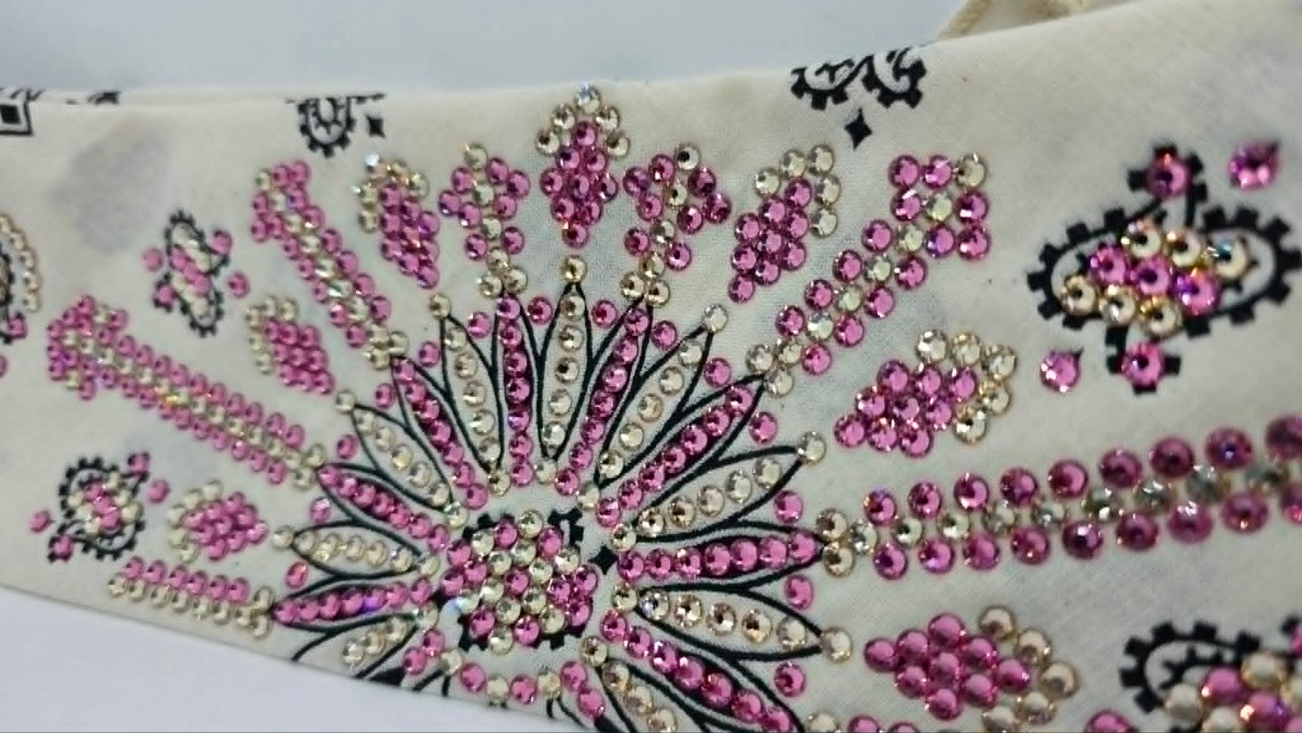 Super LeeAnnette Off White Paisley Bandana with Rose and Honey Austrian Crystals (S48160)