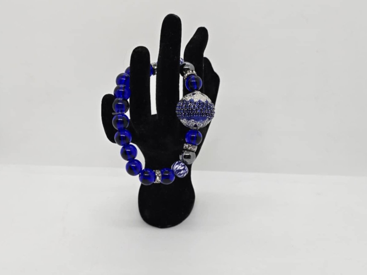 STUNNING Blue Glass Beaded Bracelet (Sku8361)