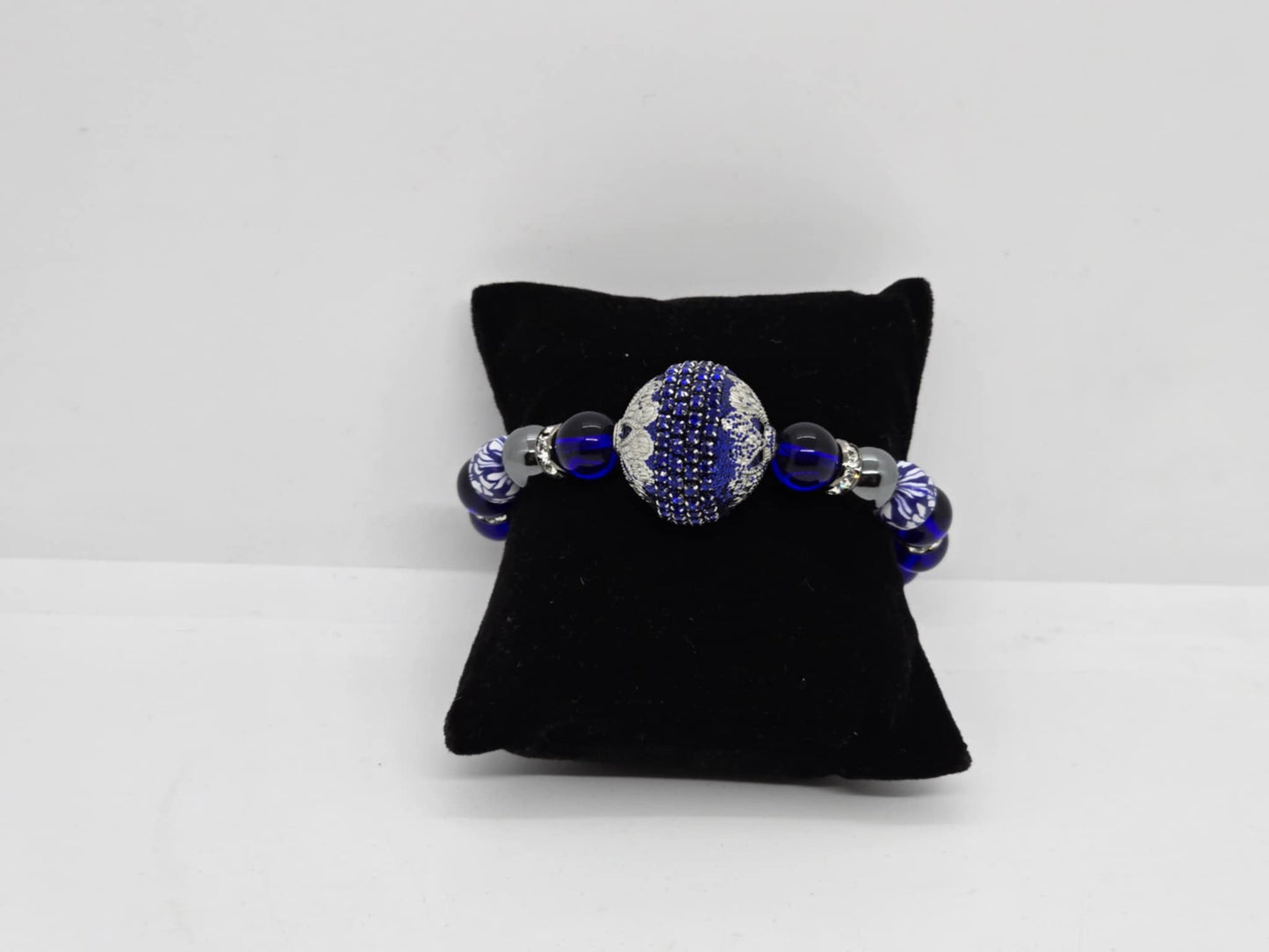 STUNNING Blue Glass Beaded Bracelet (Sku8361)