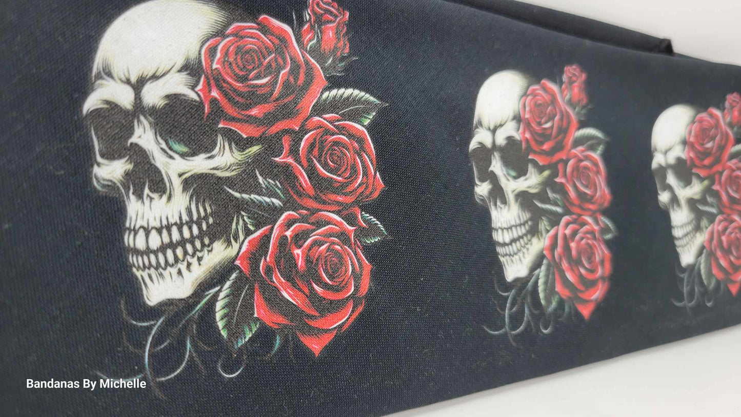 Plain Skulls and Roses on Black Bandana (Sku8537)