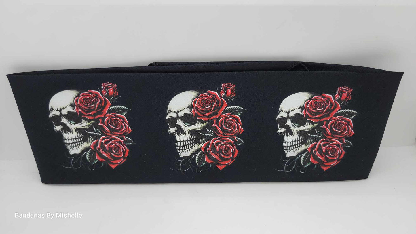 Plain Skulls and Roses on Black Bandana (Sku8537)