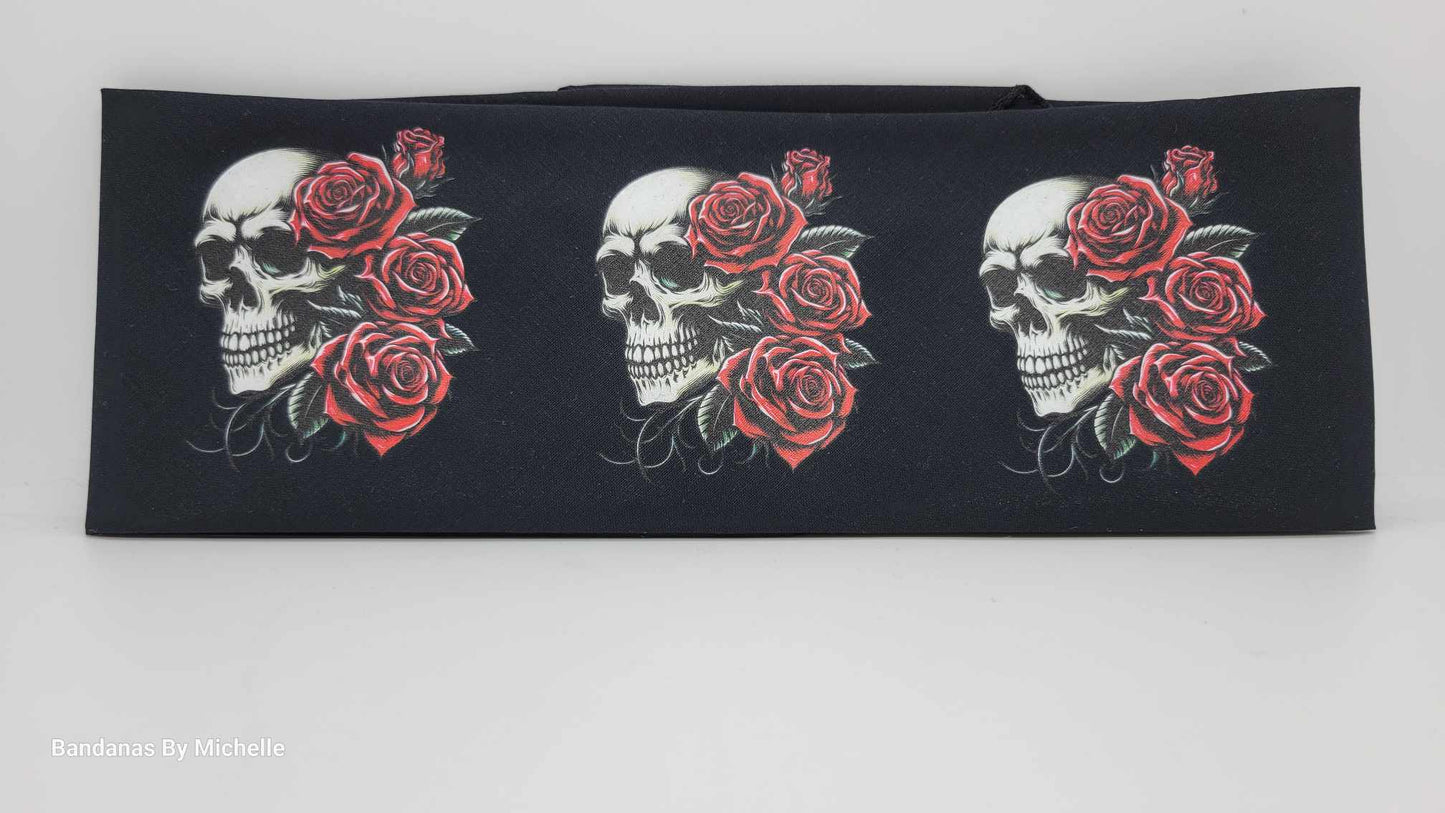 Plain Skulls and Roses on Black Bandana (Sku8537)