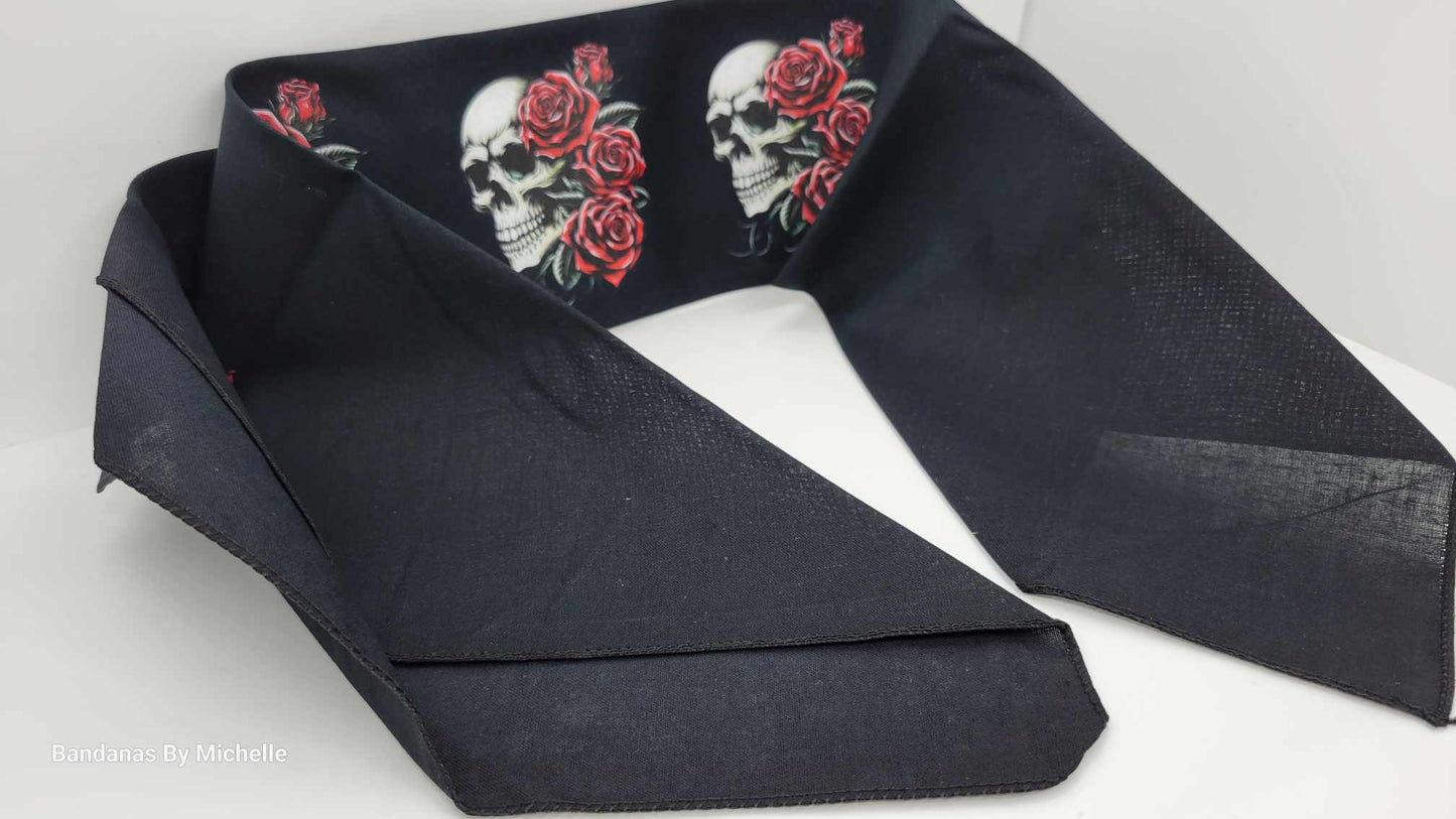 Plain Skulls and Roses on Black Bandana (Sku8537)