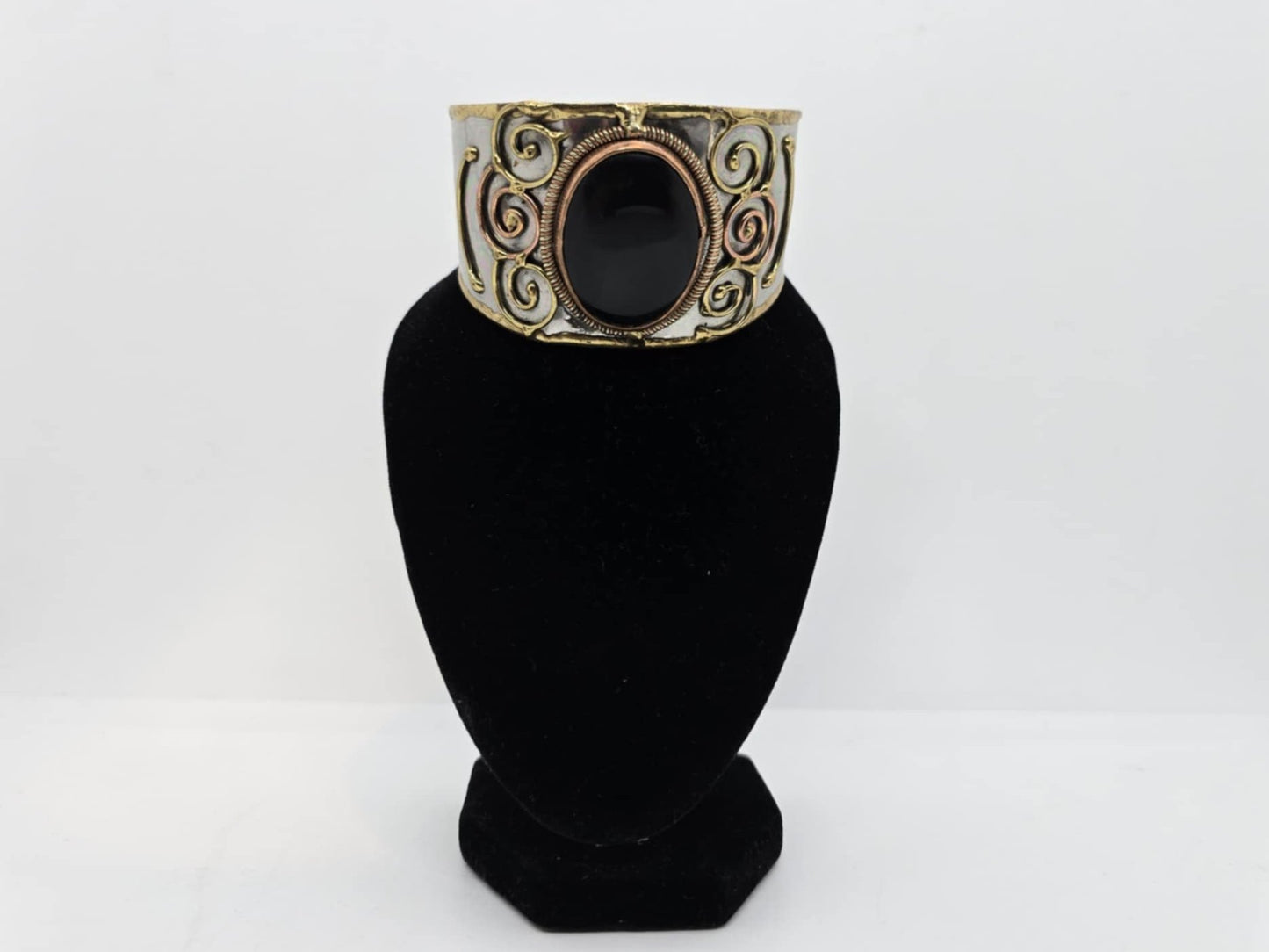 Black Stone Cuff Bracelet (sku8970f)