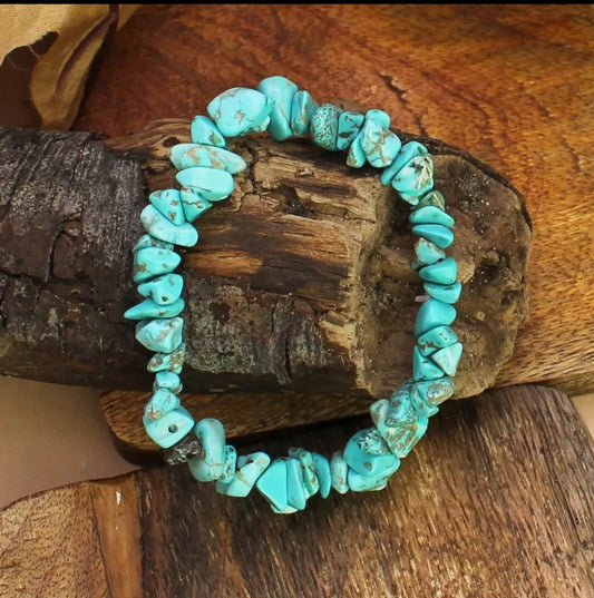 Tumbled and True Turquoise Chip Stretch Bracelet (sku8973)
