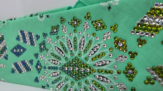 Super LeeAnnette Mint Green  Paisley Bandana with Vitrail ad Diamond Clear Austrian Crystals (S48155)