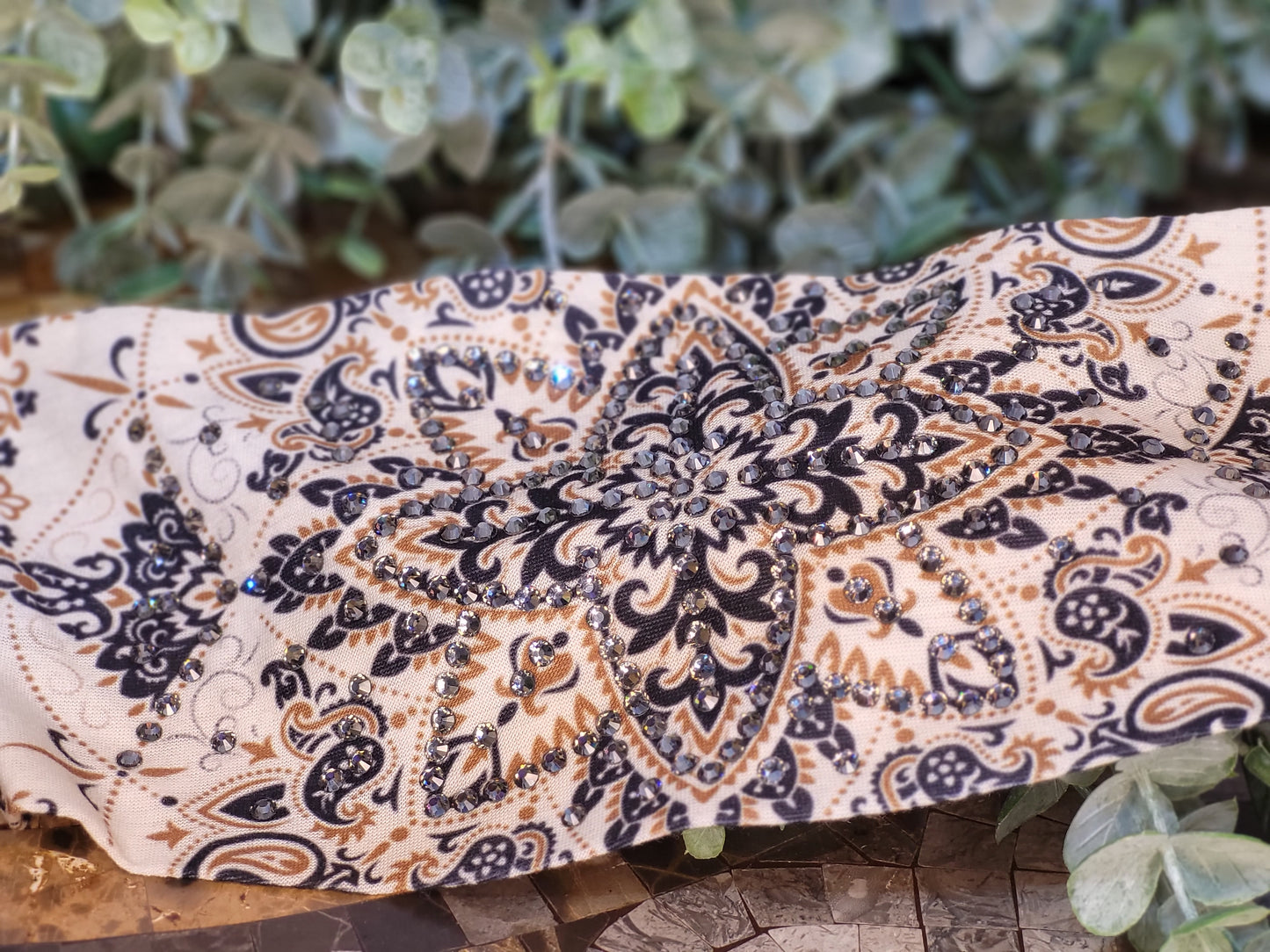 Stretchy Headband Cream and Black Star with Black Diamond Crystals (Sku5268)