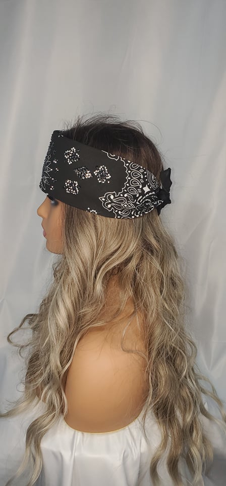 LeeAnnette Black Paisley with Black Austrian Crystals (Sku4909)