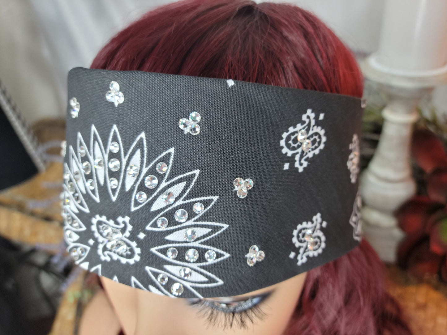 Bargain Black Paisley with Diamond Clear Crystals (Sku8082)